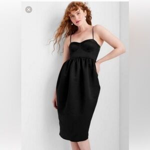 Future collective satin bubble sweetheart dress
Never worn without tag